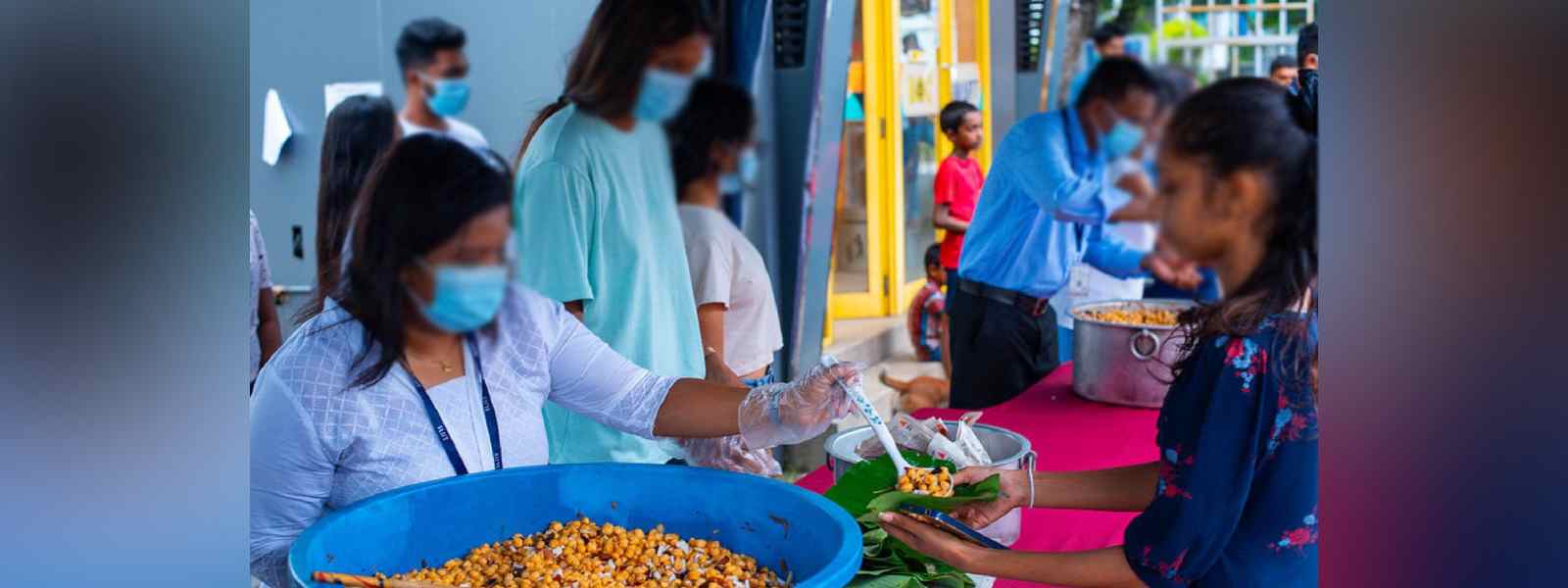 වෙසක් සහ පොසොන් දන්සැල් ගැන පණිවිඩයක්...